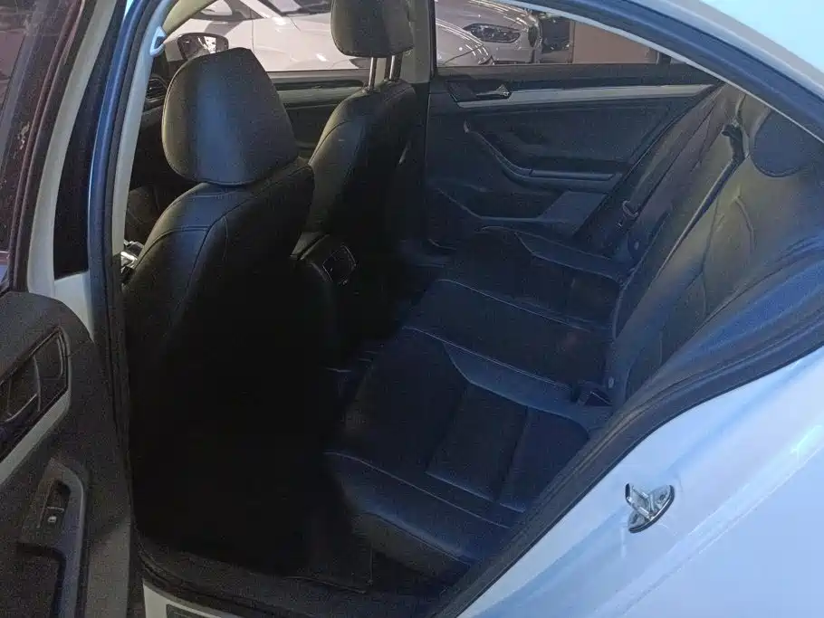 Volkswagen Sagitar — миниатюра 11