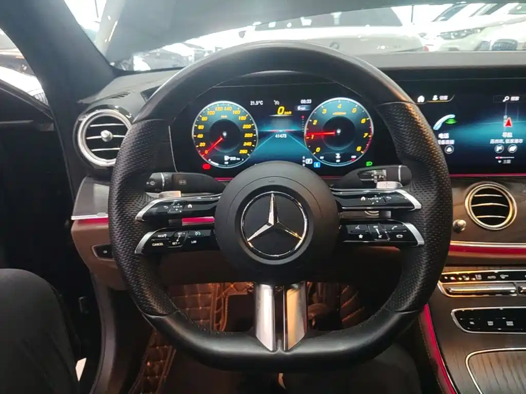 Mercedes-Benz E-Class — миниатюра 11