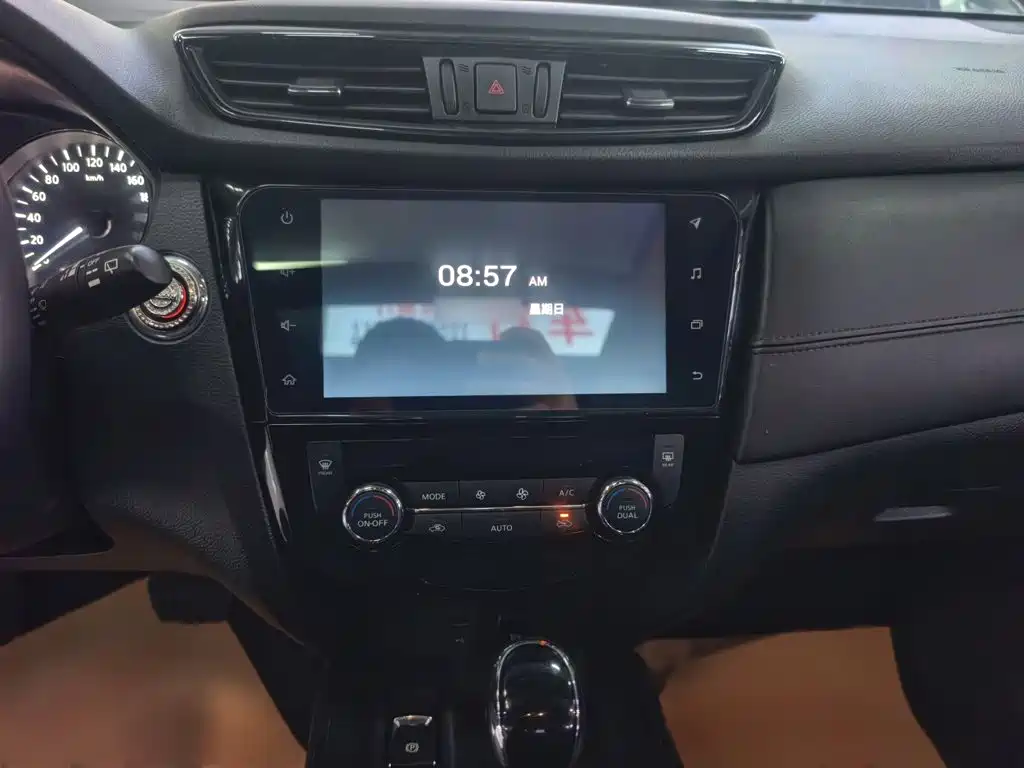 Nissan X-Trail — миниатюра 12