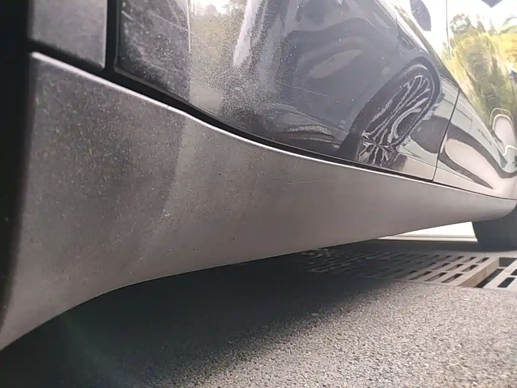 Tesla Model Y — миниатюра 4