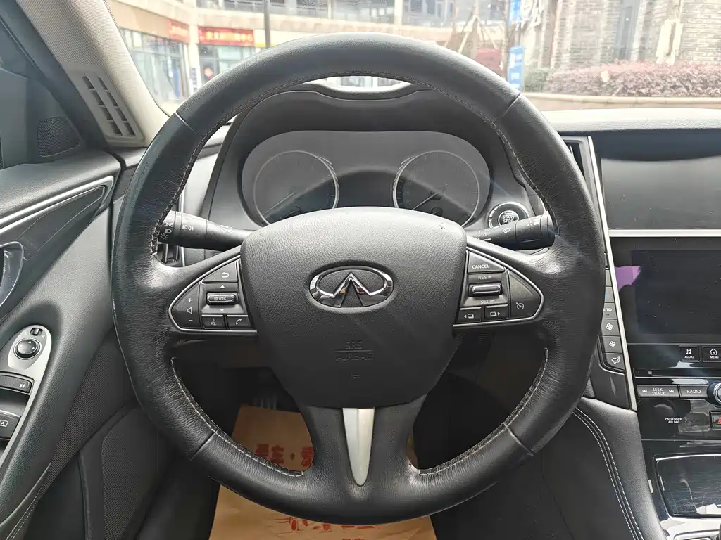 INFINITI Q50L
