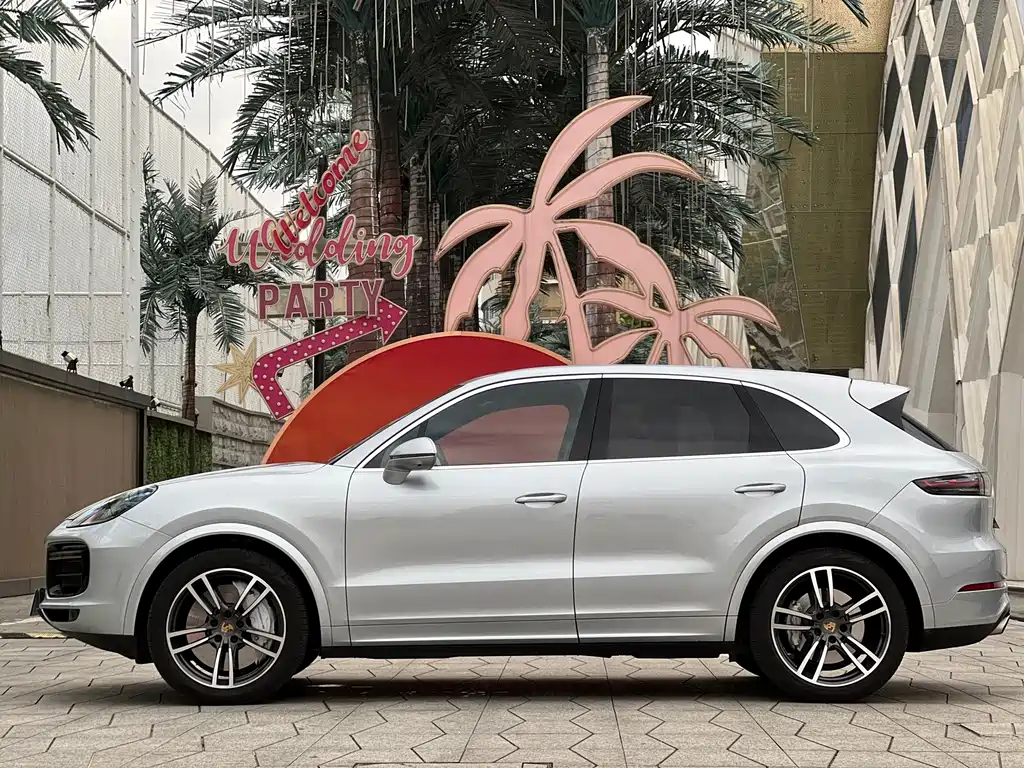 PORSCHE CAYENNE