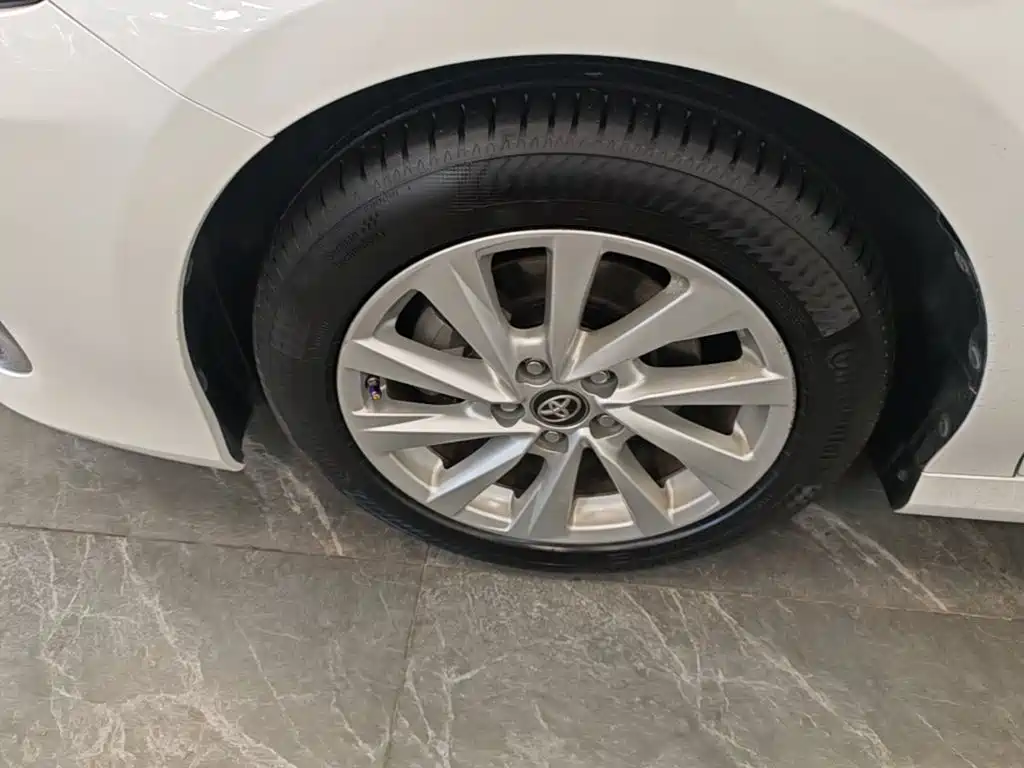 Toyota Camry — миниатюра 23