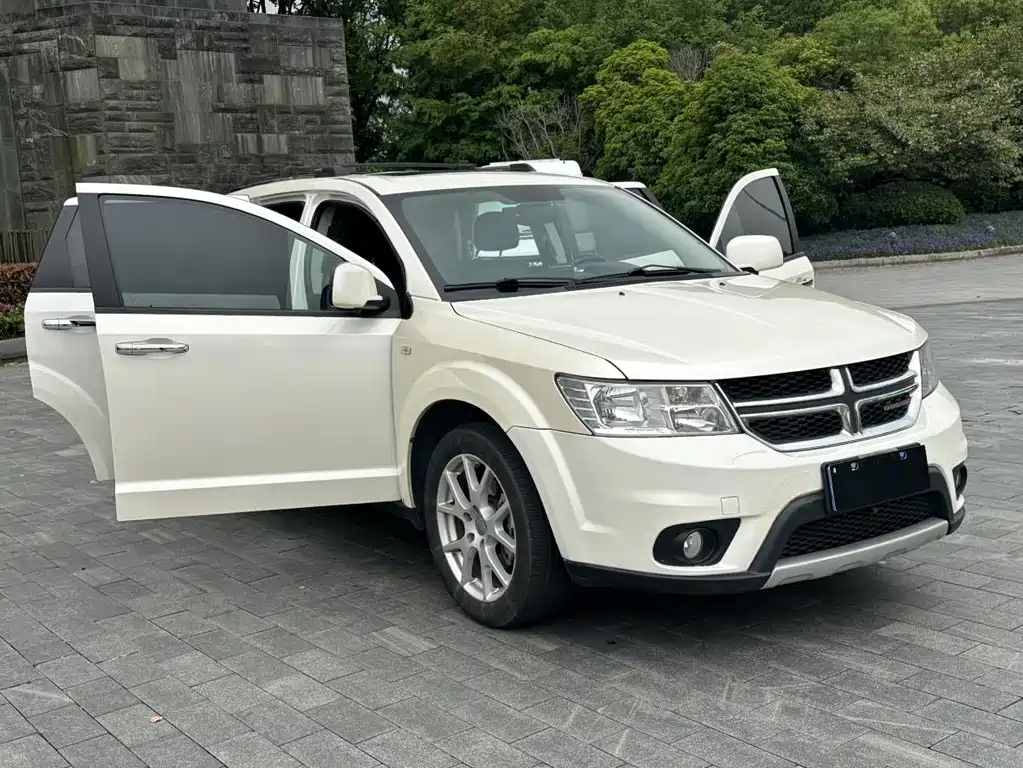 Dodge Journey — миниатюра 8