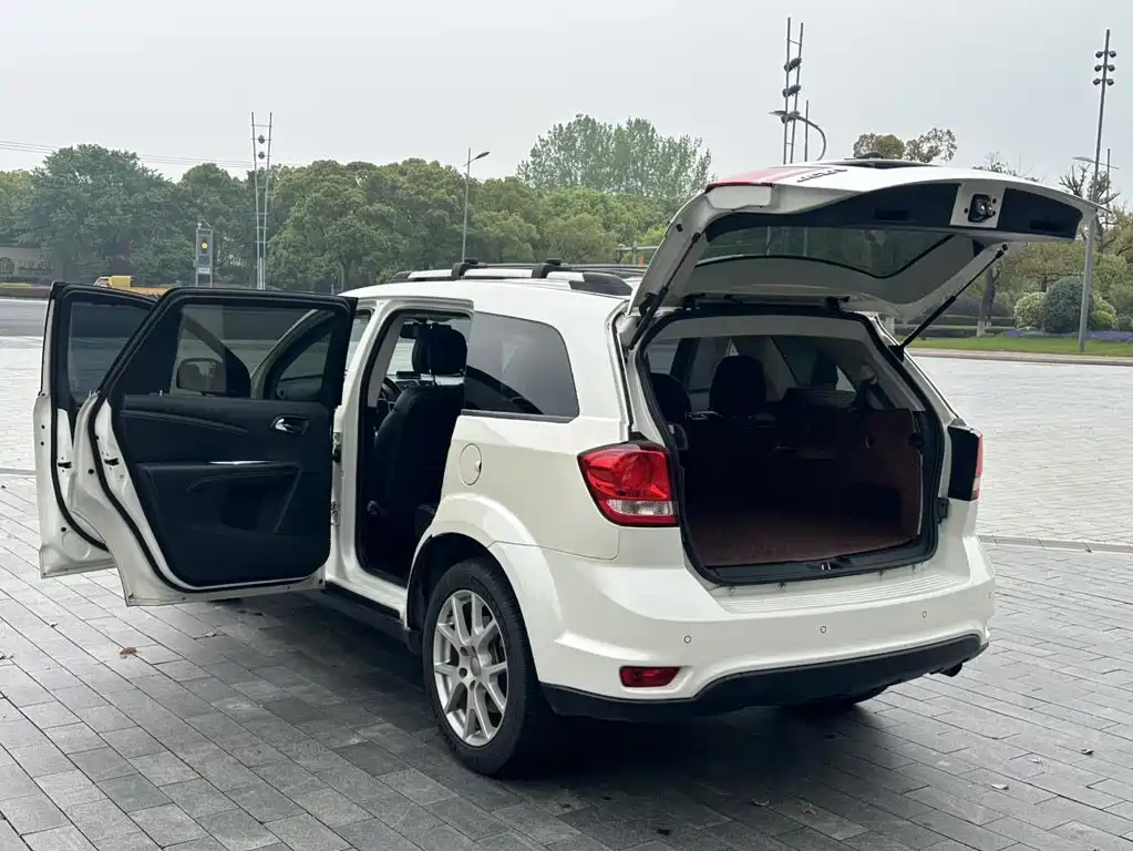 Dodge Journey — миниатюра 13