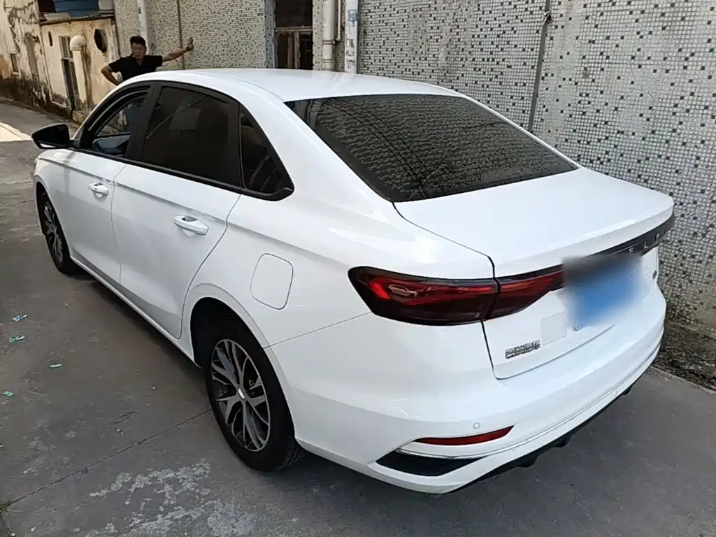 Geely Emgrand — миниатюра 5
