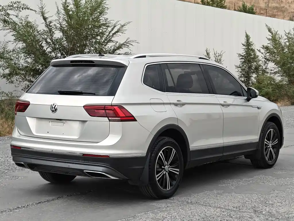 Volkswagen Tiguan L — миниатюра 6