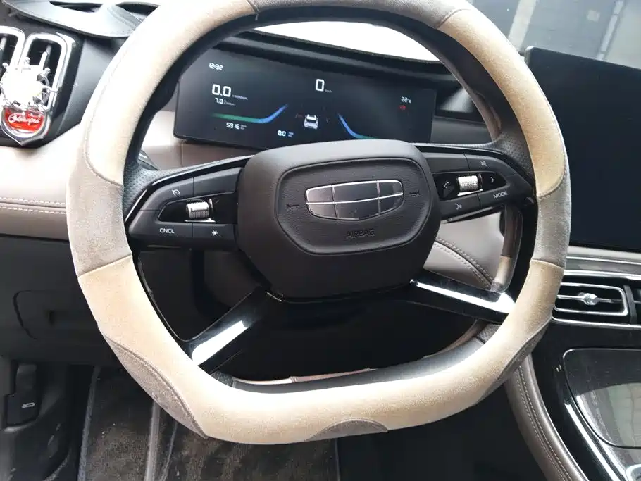 Geely Boyue L — миниатюра 15