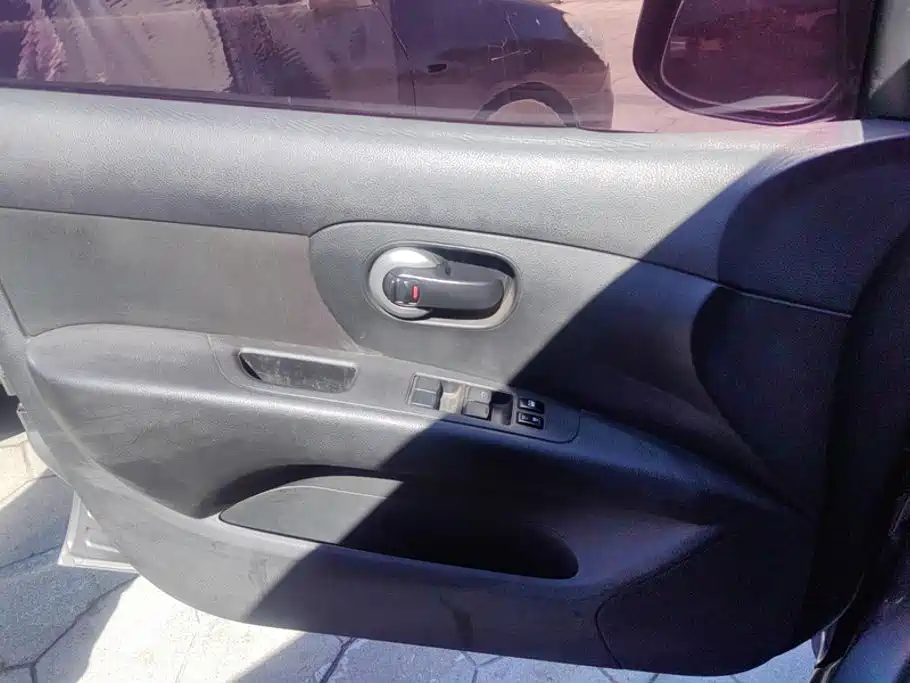 Nissan Livina — миниатюра 7