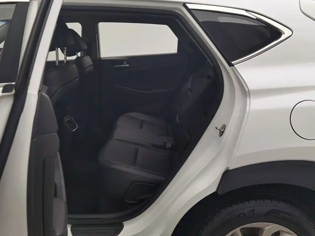 Hyundai Tucson — миниатюра 15