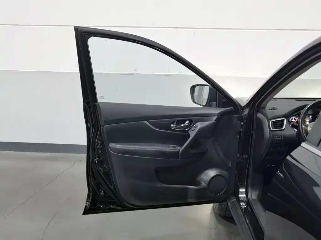Nissan X-Trail — миниатюра 8
