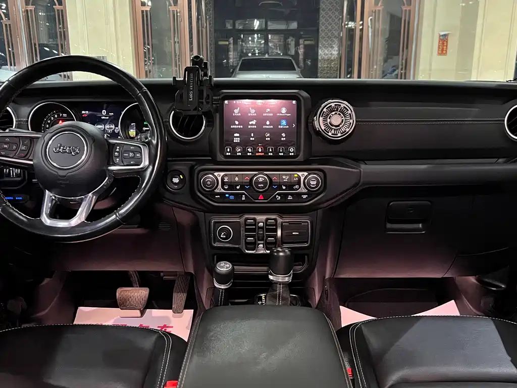 Jeep Wrangler PHEV — миниатюра 19