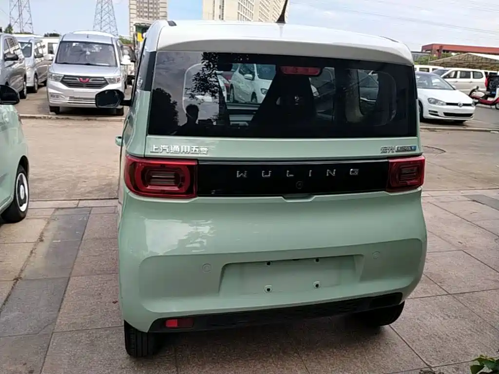 Wuling MINIEV — миниатюра 6