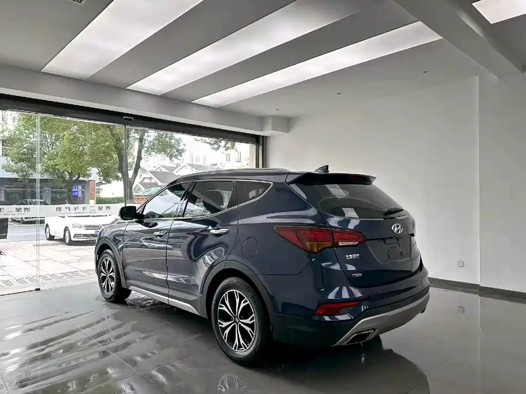Hyundai Santa Fe — миниатюра 7