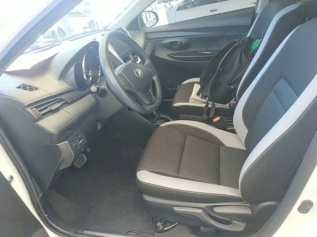 Toyota Yaris L — миниатюра 15
