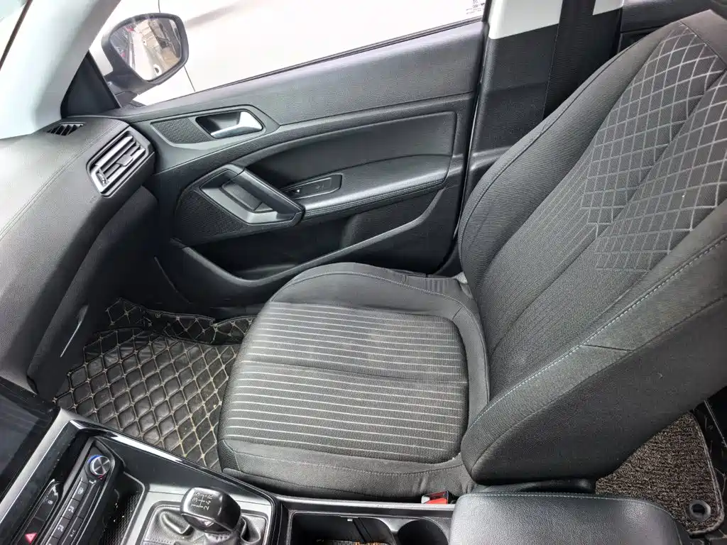 Peugeot 308 — миниатюра 10