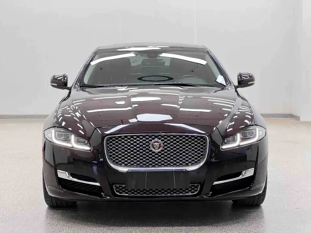 Jaguar XJ — миниатюра 2