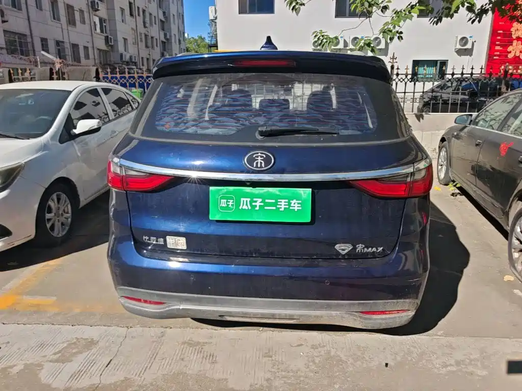 BYD MAX — миниатюра 6