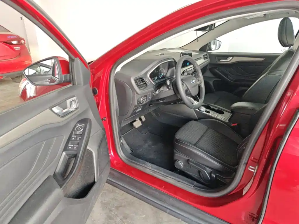 Ford Focus — миниатюра 16