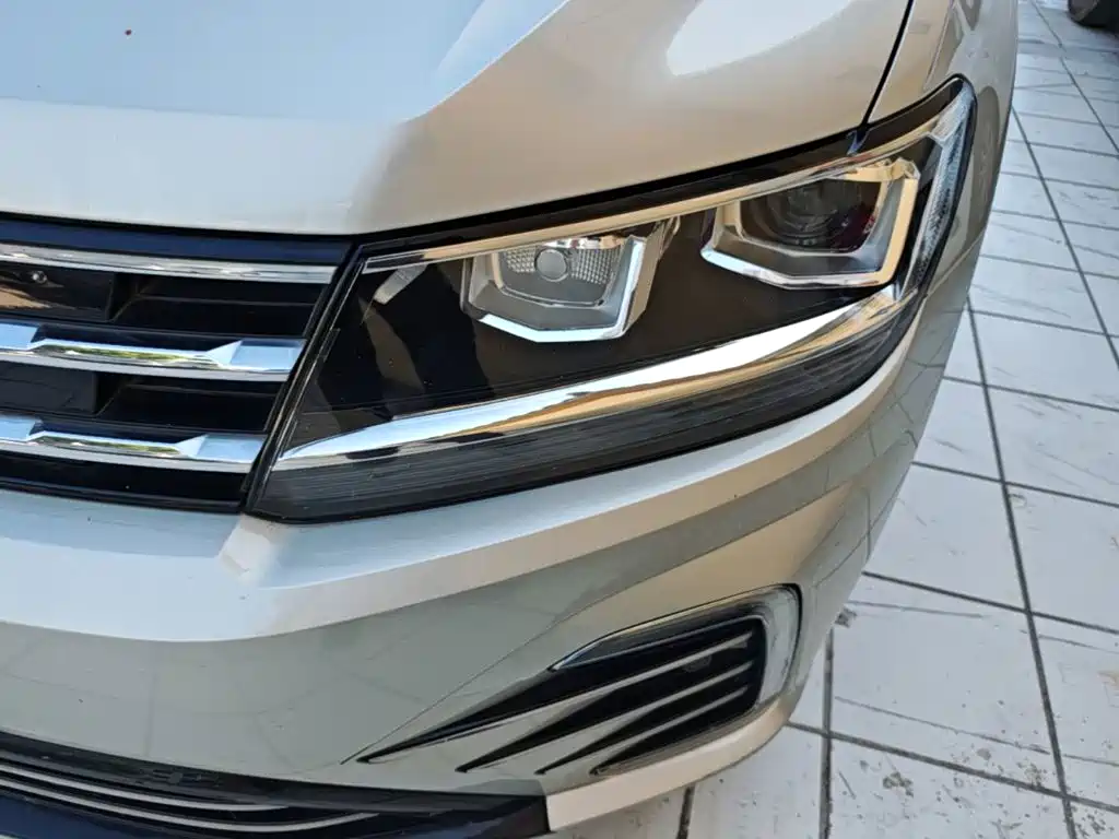 Volkswagen Tiguan L PHEV — миниатюра 24