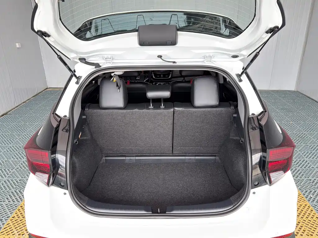 Toyota Yaris L — миниатюра 20