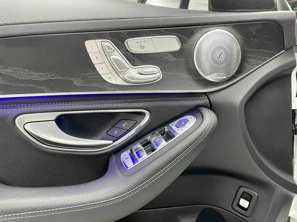 Mercedes-Benz C-Class — миниатюра 9