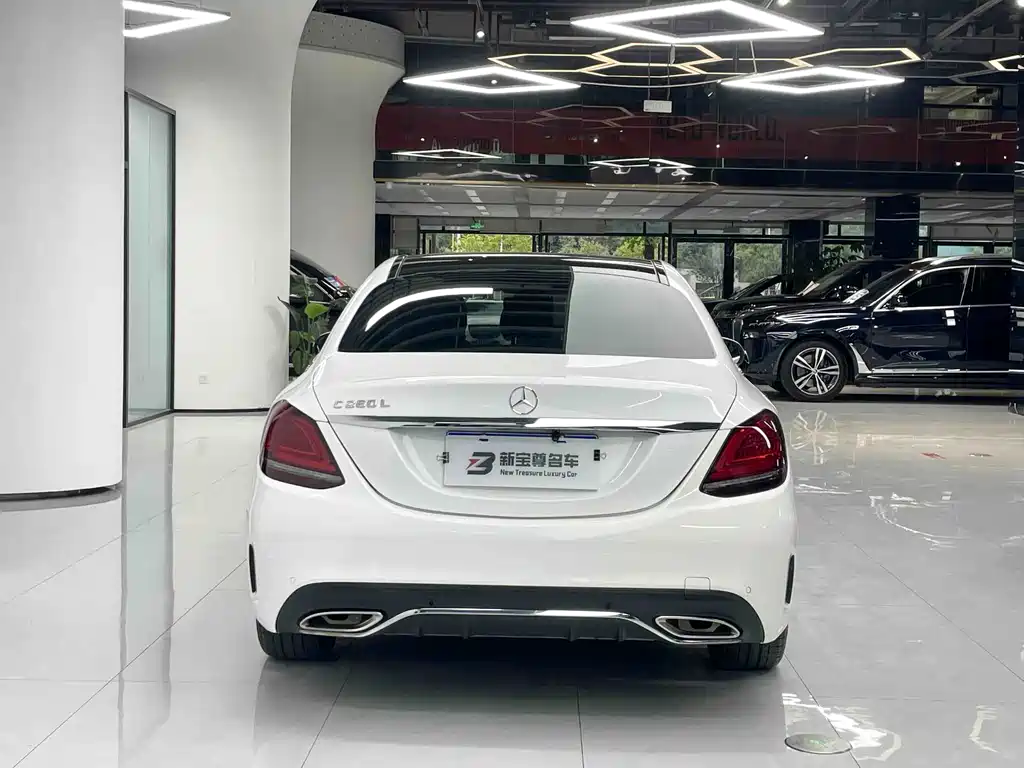 Mercedes-Benz C-Class — миниатюра 13