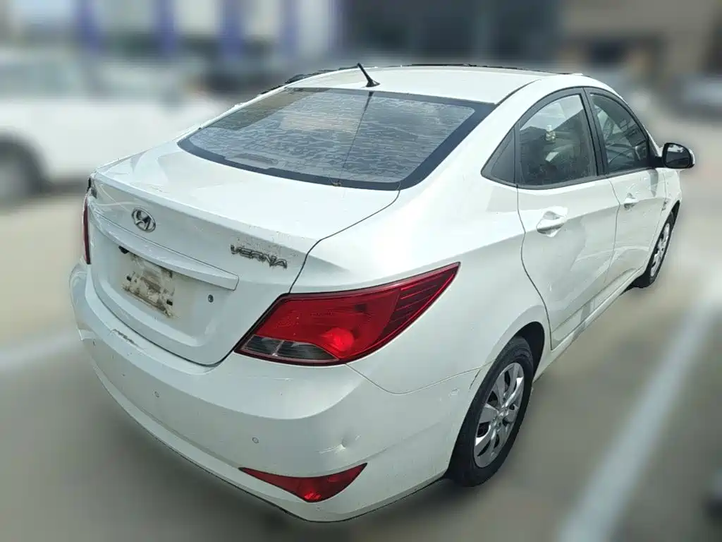 Hyundai Verna — миниатюра 10