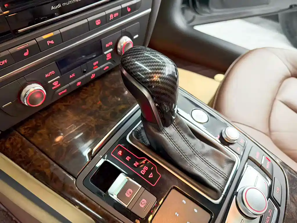 Audi A6L — миниатюра 12