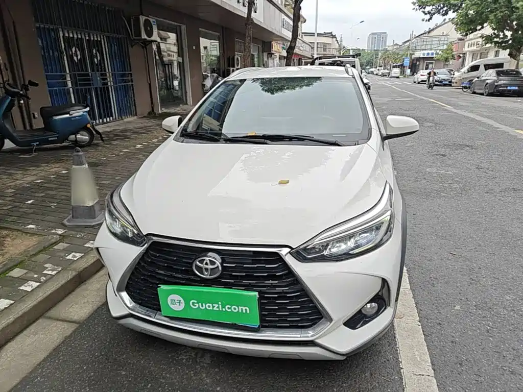 Toyota Yaris L — миниатюра 3