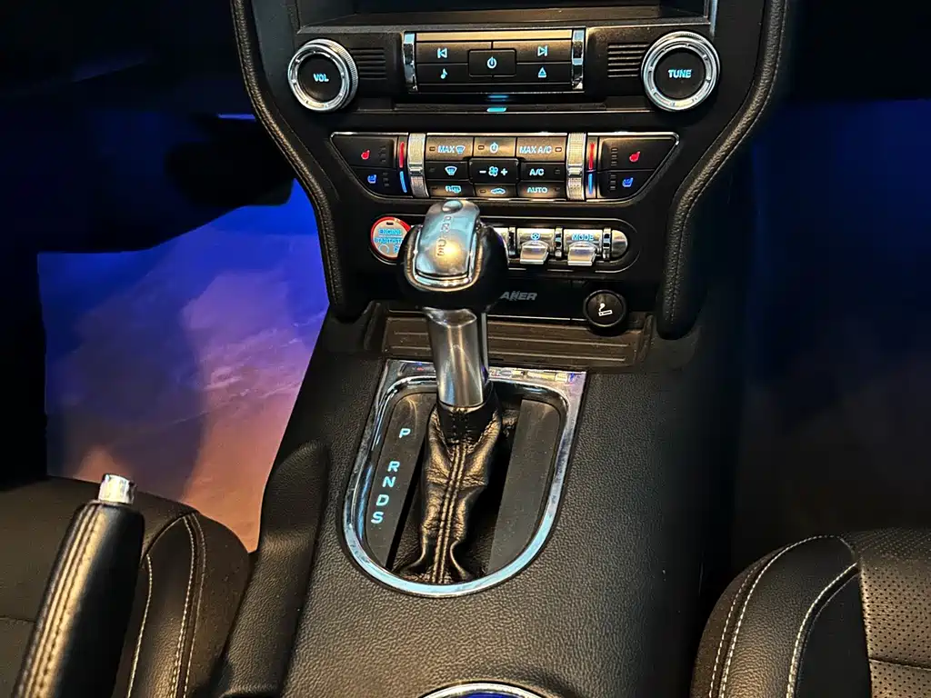 Ford Mustang — миниатюра 11