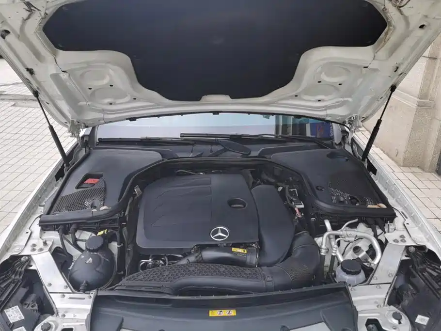 Mercedes-Benz E-Class — миниатюра 10