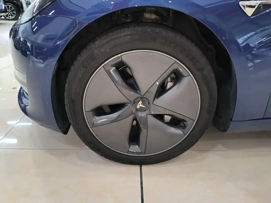 Tesla Model 3 — миниатюра 23