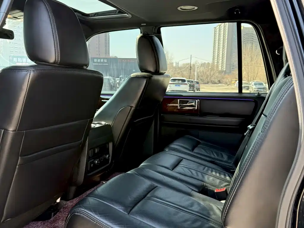 Lincoln Navigator — миниатюра 6