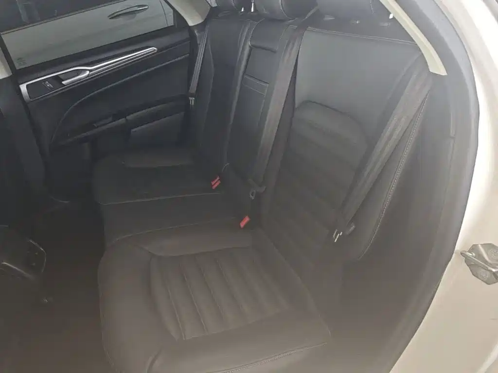 Ford Mondeo — миниатюра 17