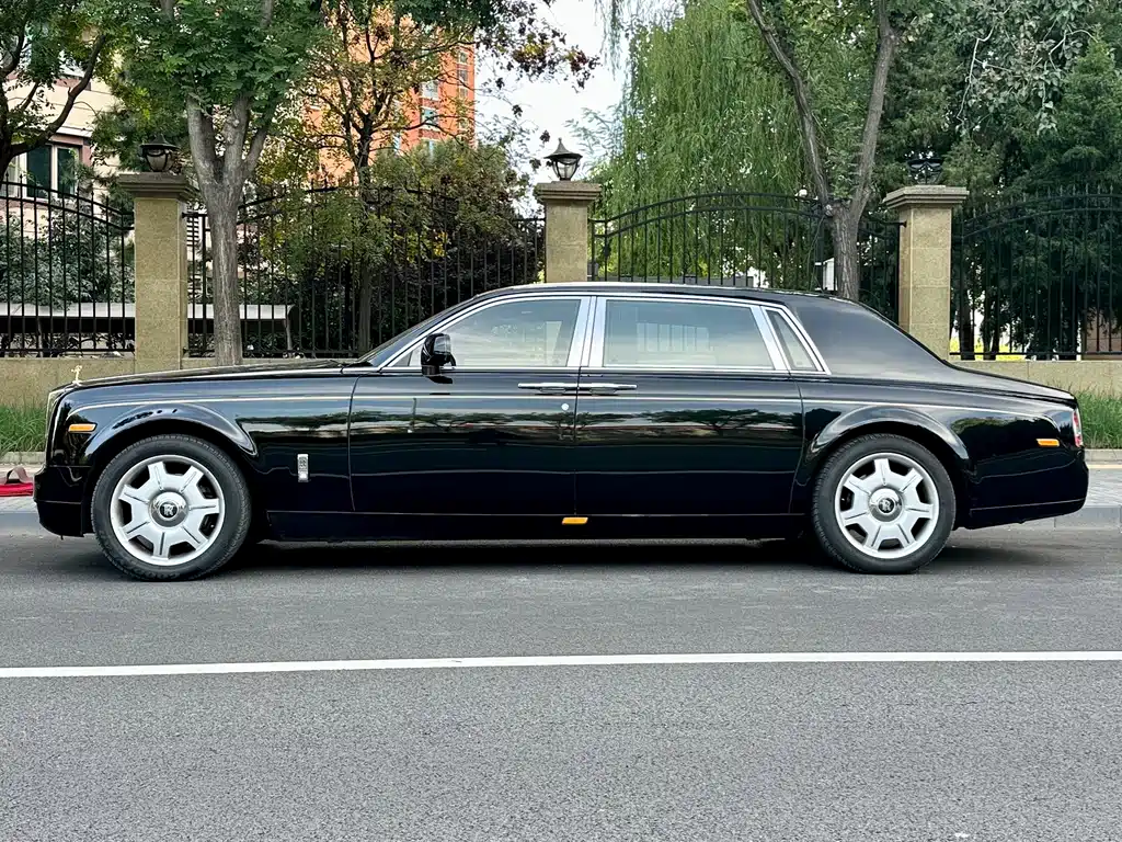 Rolls-Royce Phantom — миниатюра 3