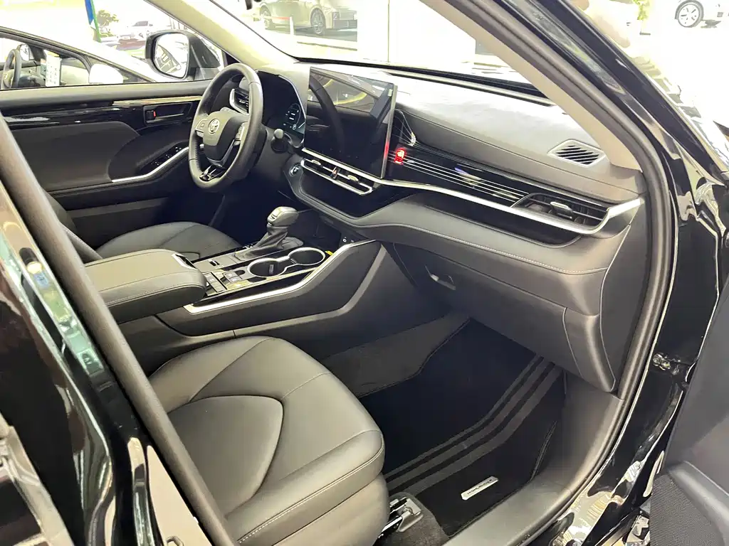 Toyota Highlander — миниатюра 5