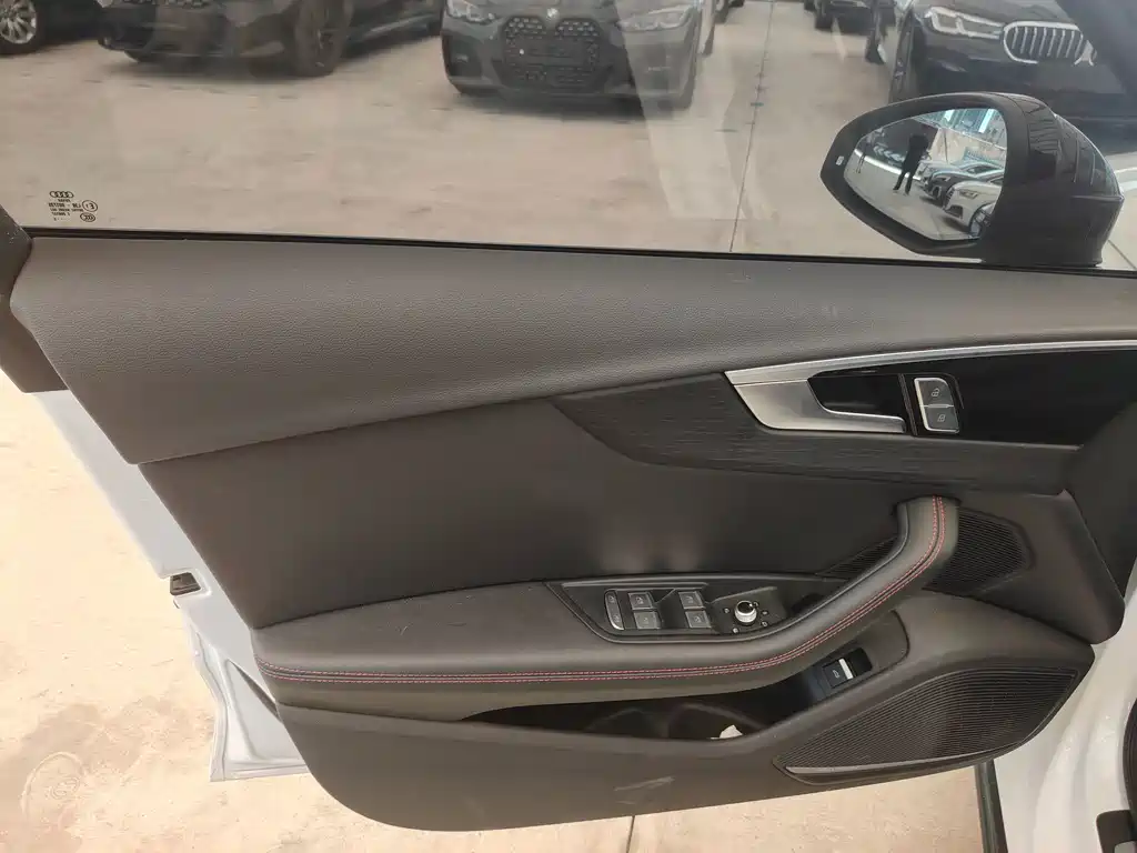 Audi A4L — миниатюра 28