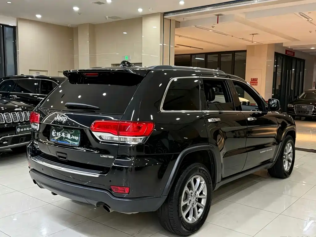 Jeep Grand Cherokee (Import) — миниатюра 17