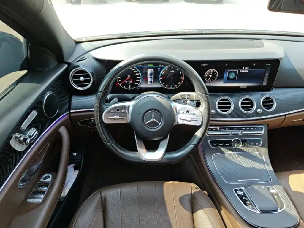 Mercedes-Benz E-Class (Import) — миниатюра 11