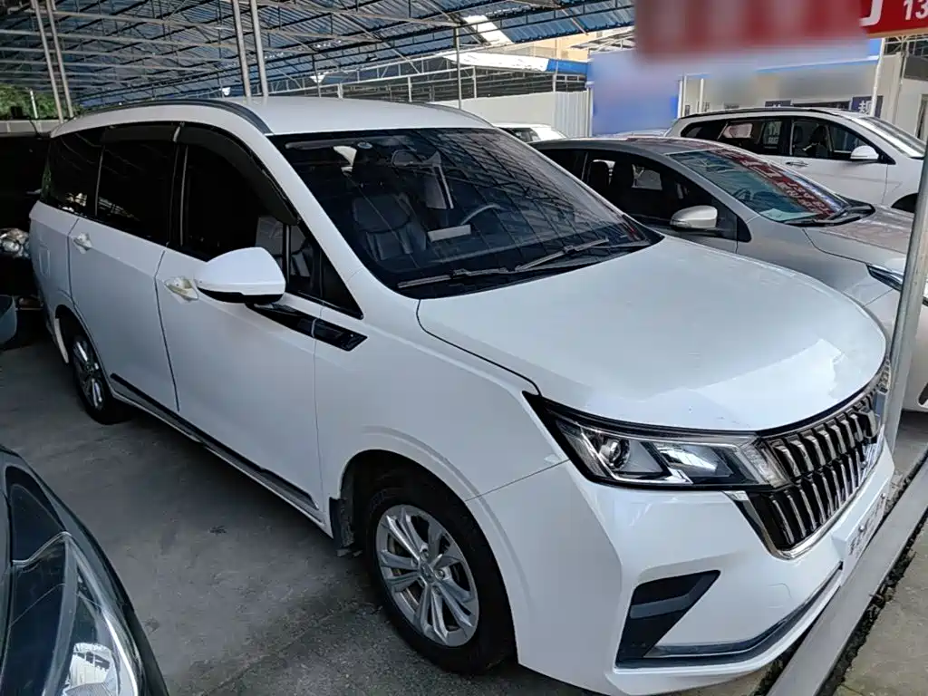 Wuling Jiachen — миниатюра 4