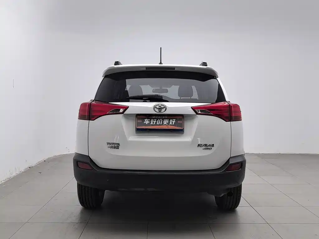 Toyota RAV4 — миниатюра 4