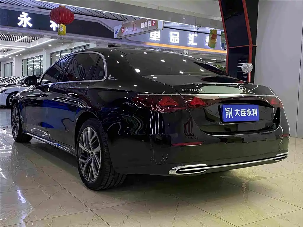 Mercedes-Benz E-Class — миниатюра 18