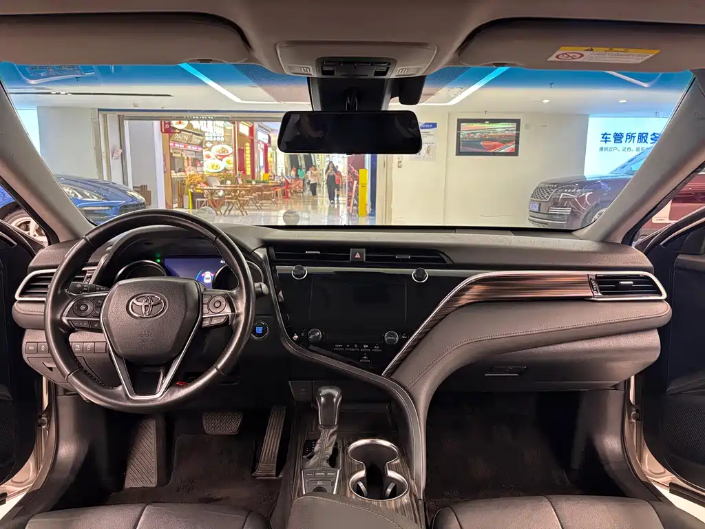 Toyota Camry — миниатюра 13