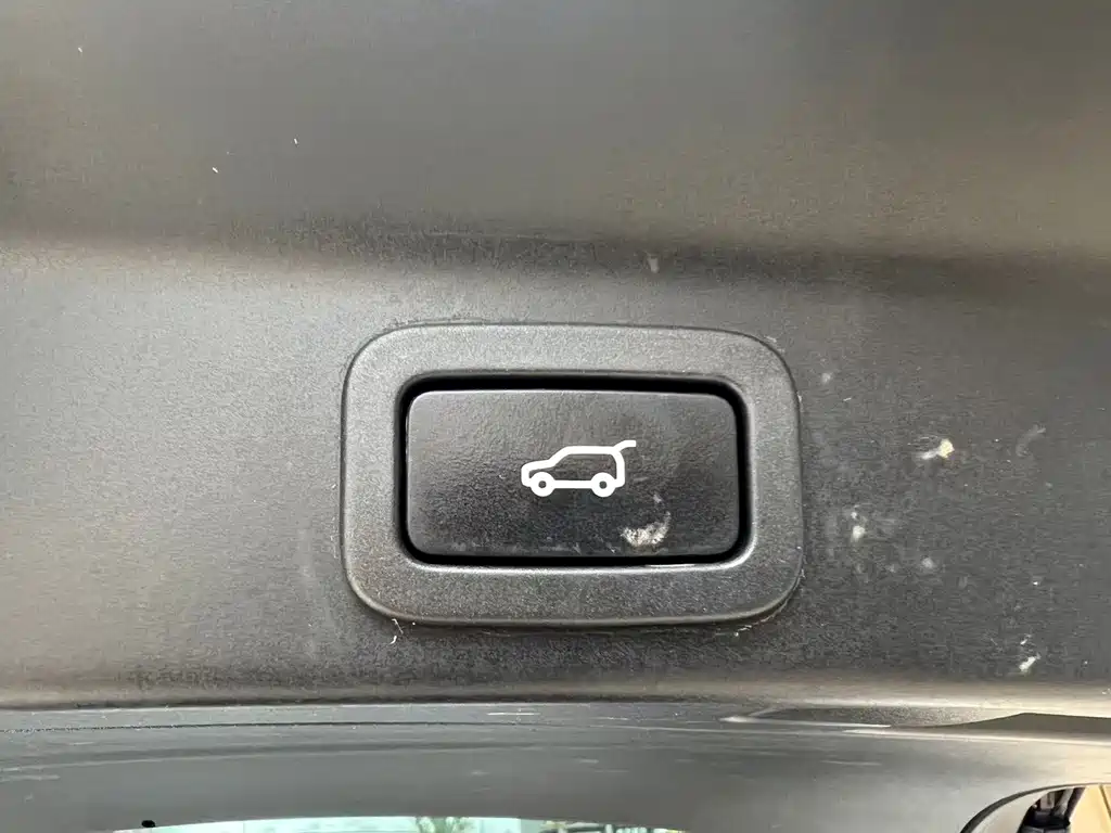 Jaguar F-PACE — миниатюра 10