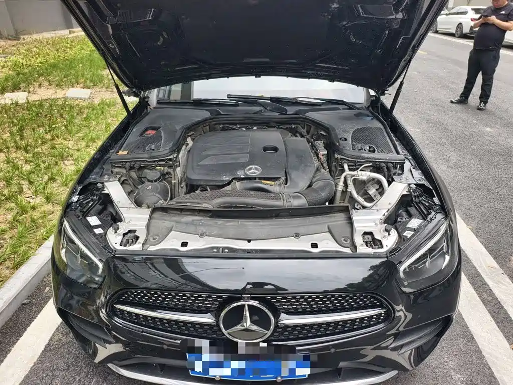 Mercedes-Benz E-Class — миниатюра 16