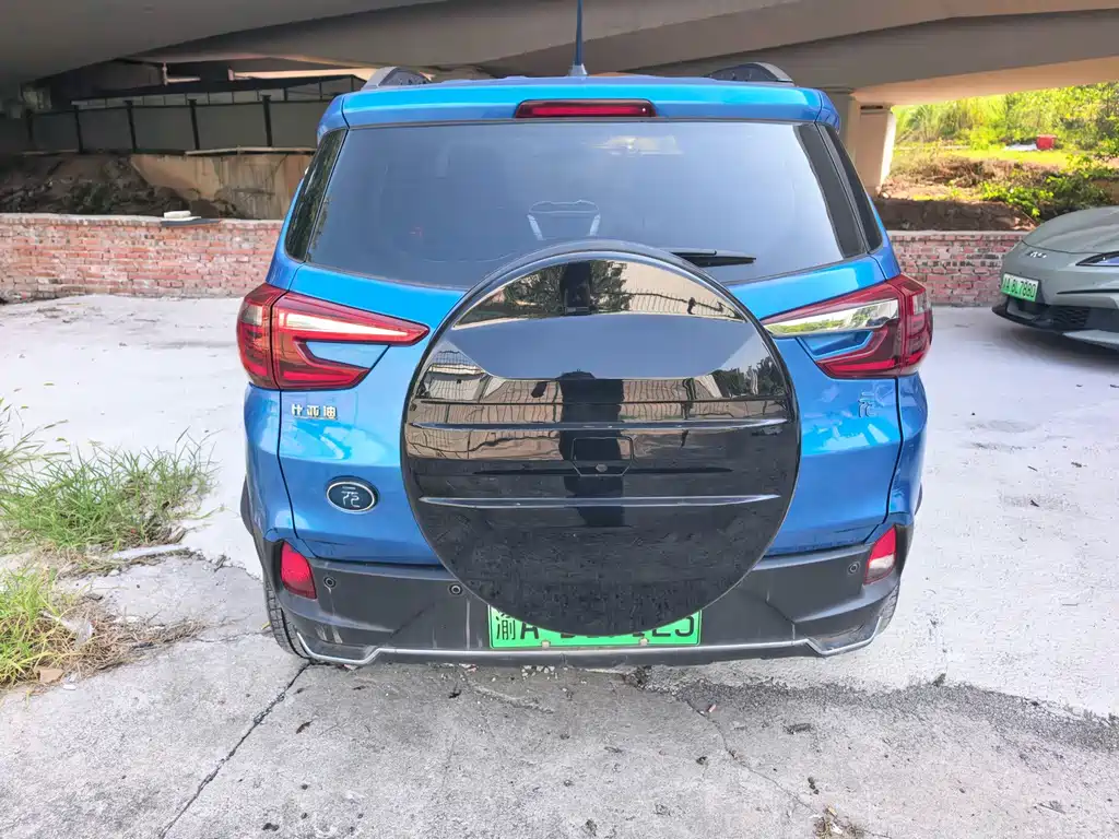 BYD Yuan EV — миниатюра 9