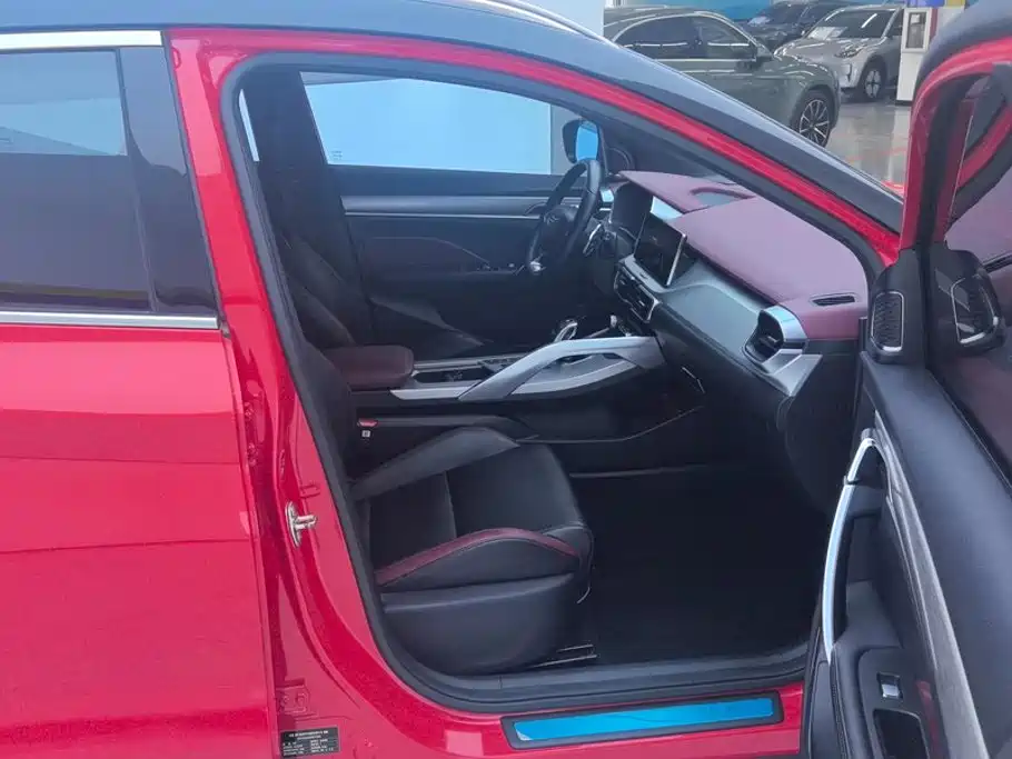 Geely Binyue — миниатюра 8