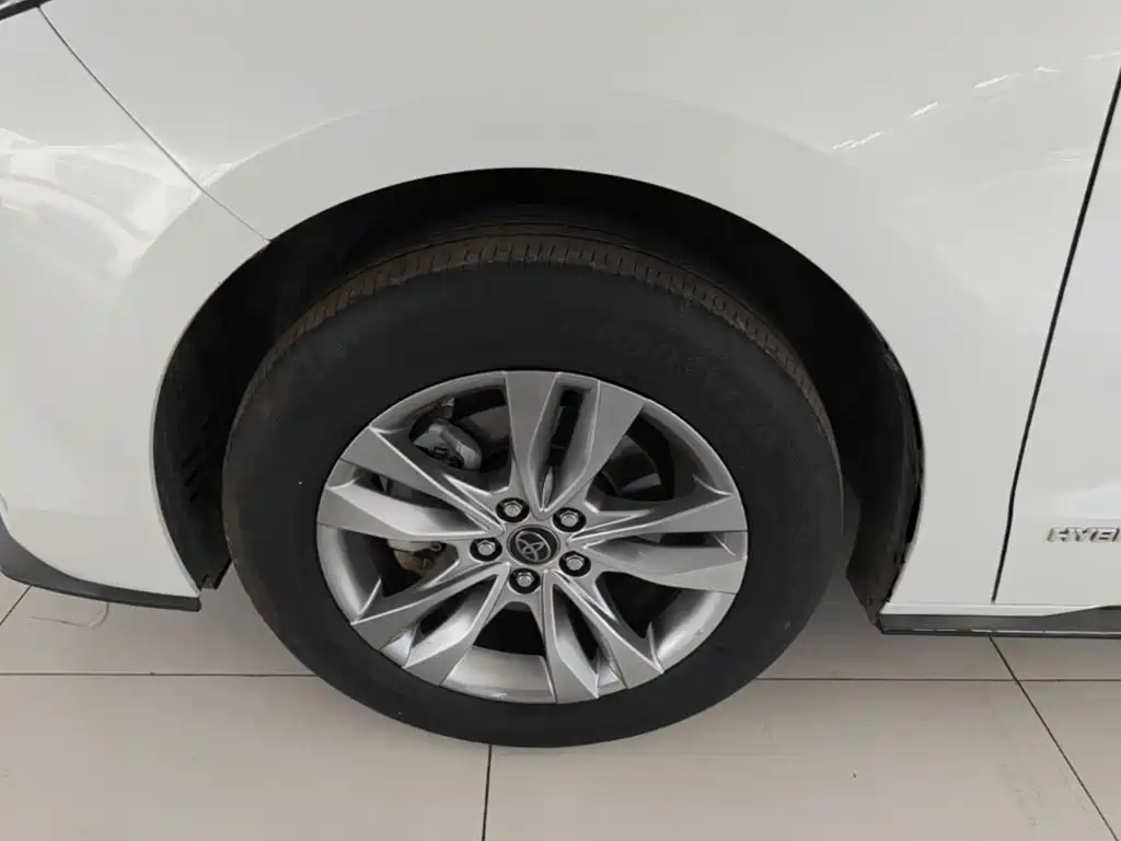 Toyota Sienna — миниатюра 23