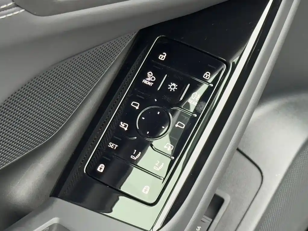 Audi A6L e-tron — миниатюра 15